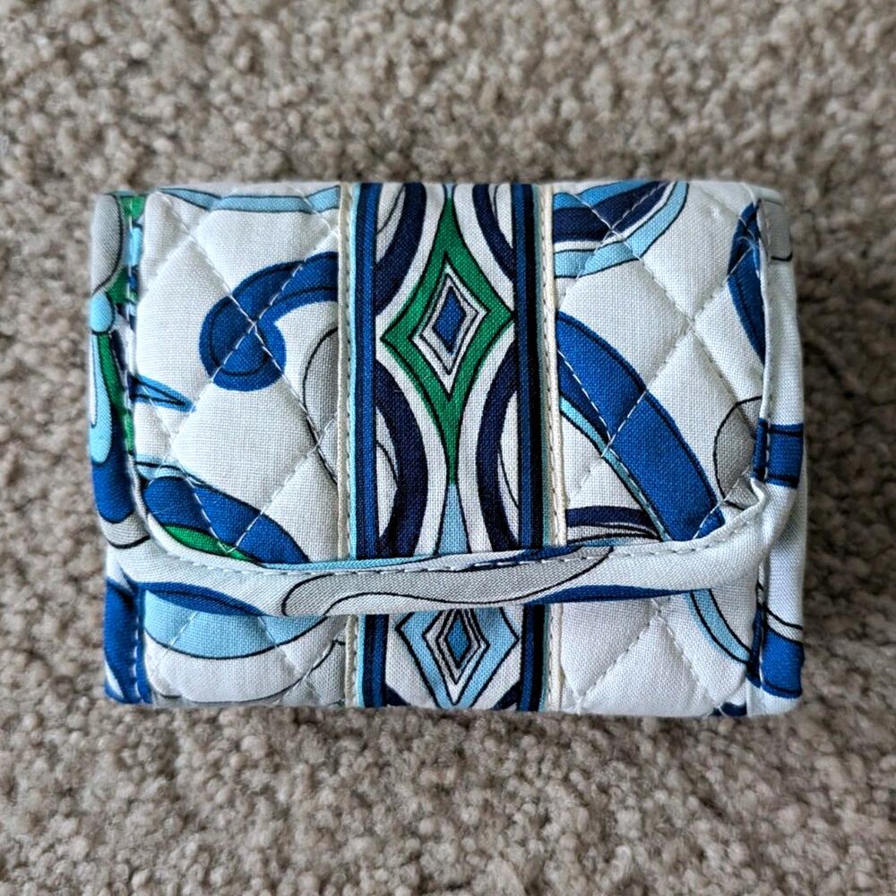 Vera Bradley Quilted Abstract Trifold Wallet Blue White Green